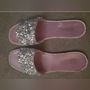 Wild Diva EUC Slide Sandals 10